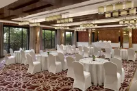 The Fern Kadamba Hotel & Spa Goa, Panjim, Series by Marriott - bar