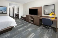 Hampton Inn & Suites San Diego Liberty Station - 2-Star