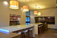Hampton Inn by Hilton Ciudad del Carmen Campeche - بار