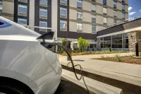 Home2 Suites by Hilton Toronto Brampton - parking
