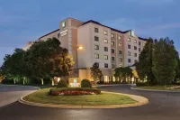 Embassy Suites by Hilton Louisville East - parking