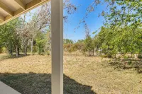 < 1 Mi to Main St: Quiet Home w/ Yard in Stockdale - 2-Star