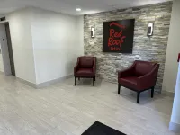 Red Roof Inn Charleston - Dunbar - parcheggio