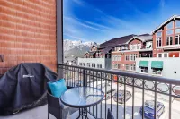 Westwinds - Funky Basecamp in the Rockies - Mountain view