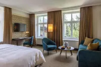 Cresta Palace Hotel - Parking