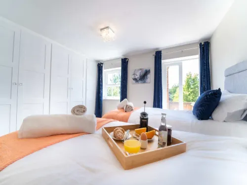 Nice Apartment With Lush Rooftop Terrace - Apartments