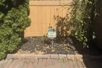 Walk to Constitution Beach: Mid-century Boston Gem - en bord de mer