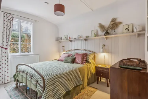 Enchanting 1 Bed Cottage| Windsor By Tempstay - 2-Star