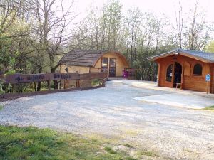 Au Repère des Elfes devient Little Wood Lodges