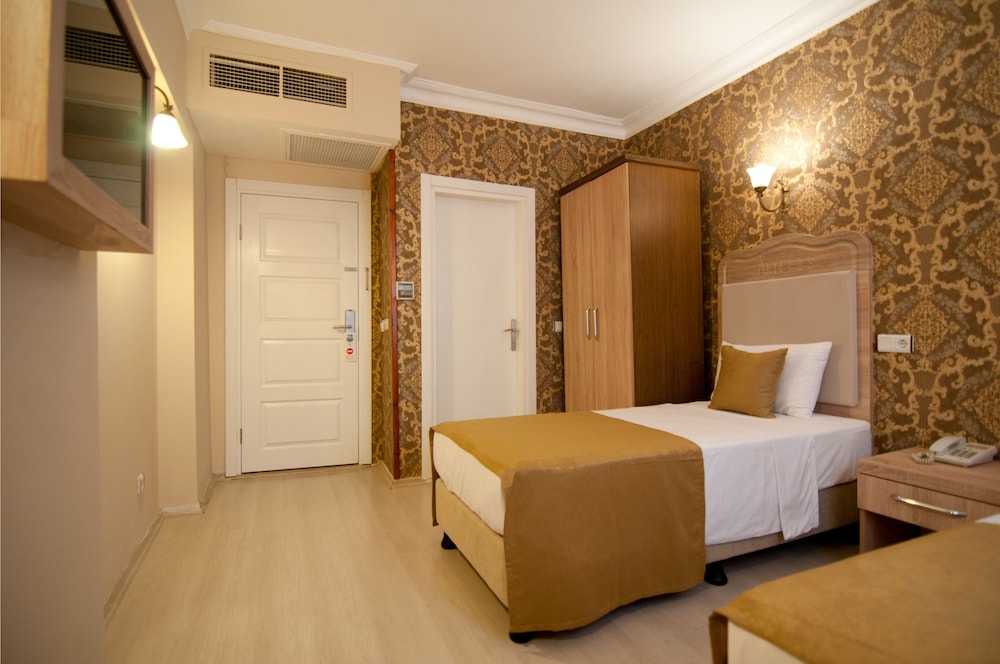 Artefes Hotel Old City & Spa