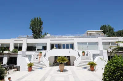 Brown Beach Eretria Hotels in Amarinthos