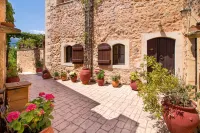 75 m² One Bedroom Maisonette with Roof Access and Panoramic View.
