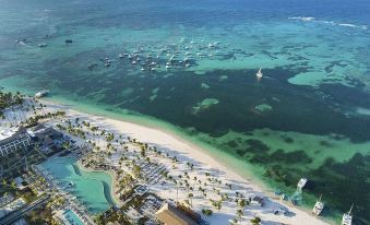 Unique Club at Lopesan Costa Bávaro Resort