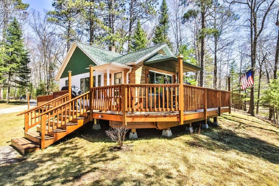 Uncle Bill's Lake House - Hiller Vacation S 2 Bedroom Cottage-St. Germain  Updated 2022 Room Price-Reviews & Deals | Trip.com