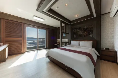 Ritz Castle Resort Hotels near Mallipo Beach