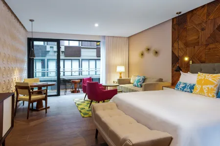 The Fives Downtown Hotel & Residences, Curio Collection by Hilton