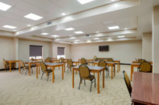 Comfort Suites Fultondale I-65 Near I-22 Hotels in Fultondale