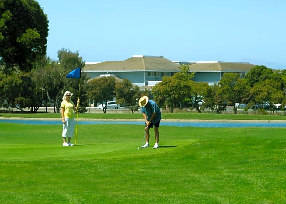 The Marina Inn on San Francisco Bay