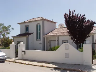 Villa Castelos, Quelfes, Eastern Algarve (8700-581)
