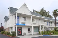 Motel 6 Sacramento, CA - Central - 2 stjerner