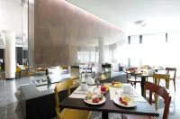 Hotel D120 - breakfast