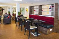 Holiday Inn Express Northampton - South Hotels in Towcester