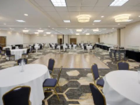 ฮอลิเดย์ อินน์ ชาร์ลอตส์วิลล์-ยูนิเวอร์ซิตี้ แอเรีย บาย IHG โรงแรมในชาร์ลอตส์วิลล์