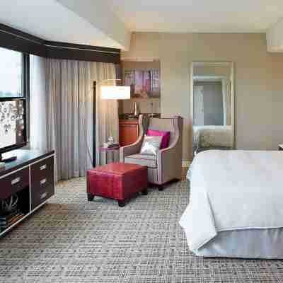 Renaissance Atlanta Waverly Hotel & Convention Center Rooms