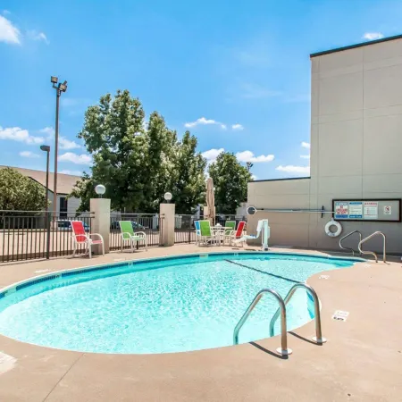 Quality Inn US65 & E Battlefield Rd Springfield