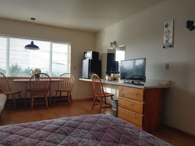 The Dublin House Motel Hotels in Yachats