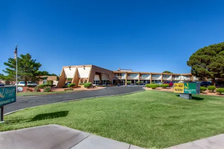 Quality Inn View of Lake Powell - Page