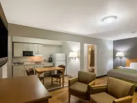 Blue Bonnet Suites -Lubbock, TX - Medical Center โรงแรมในลับบ็อก