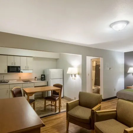 Blue Bonnet Suites -Lubbock, TX - Medical Center