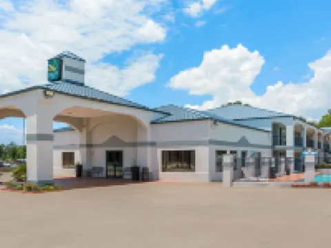 Quality Inn Carthage Hotels in Panola County