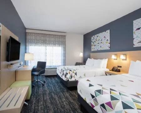 La Quinta Inn & Suites by Wyndham Manassas VA-Dulles Airport Hotels in Prince William County