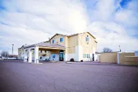 Super 8 by Wyndham Holbrook Hotels near Holbrook Plaza Shopping Center