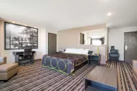 Super 8 by Wyndham Spirit Lake/Okoboji Hotels in Center Grove