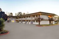 Motel 6 Troutdale, or - Portland East - Uima-altaat