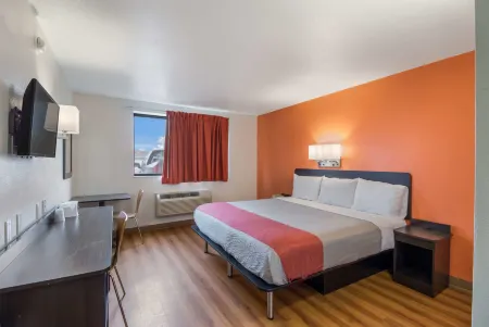 Motel 6 Fargo, ND - West Acres - North Fargo