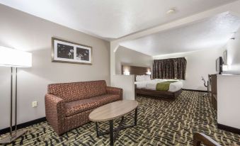 Quality Inn & Suites West Omaha - NE Linclon