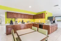 Quality Inn Gallatin-Nashville Metro - Breakfast
