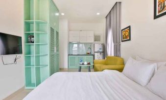 Sunflower Boutique Studio Apartment