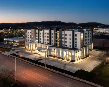 แฟร์ฟิลด์ อินน์ แอนด์ สวีทส์ บาย มาริออท แฟรงคลิน คูล สปริงส์ โรงแรมในแฟรงคลิน