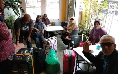 Hello Guest House Bukittinggi Отели рядом с достопримечательностью «Bukittinggi Clock Tower»