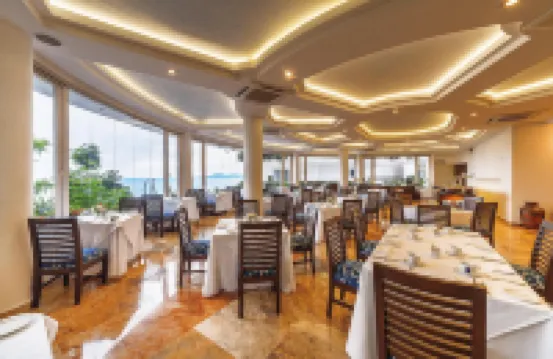 Grand Miramar All Luxury Suites & Residences