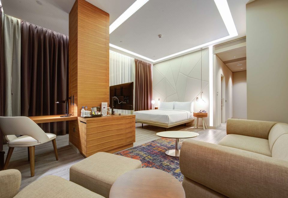 1. 더블트리 바이 ..