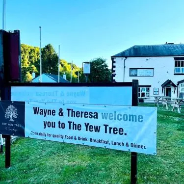 朗霍普紫杉樹酒店