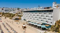 Hotel Sol e Mar Albufeira - Adults Only Hotel berhampiran Miradouro do Farolim