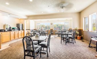 Wamego Inn and Suites