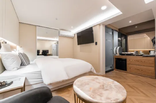 Incheon CF Motel Отели рядом с достопримечательностью «IT Inha University College of Engineering»